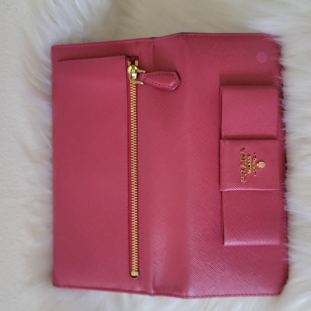 PRADA - Picture 5 of 16